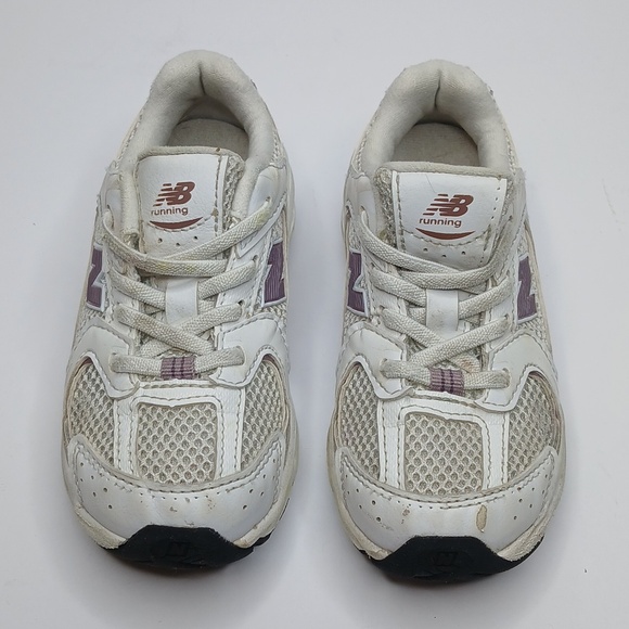 New Balance 530 - Picture 2 of 8